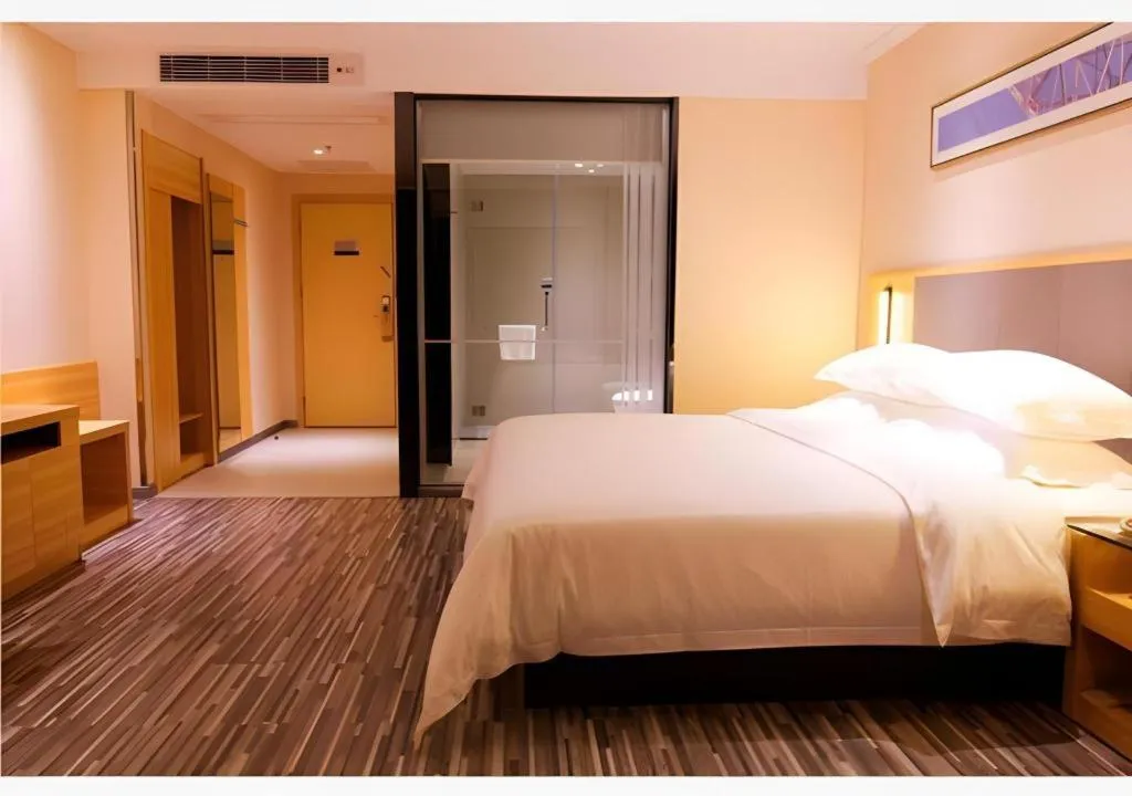 Bed in City Comfort Inn Zhanjiang Seaside Park Guanhai Corridor