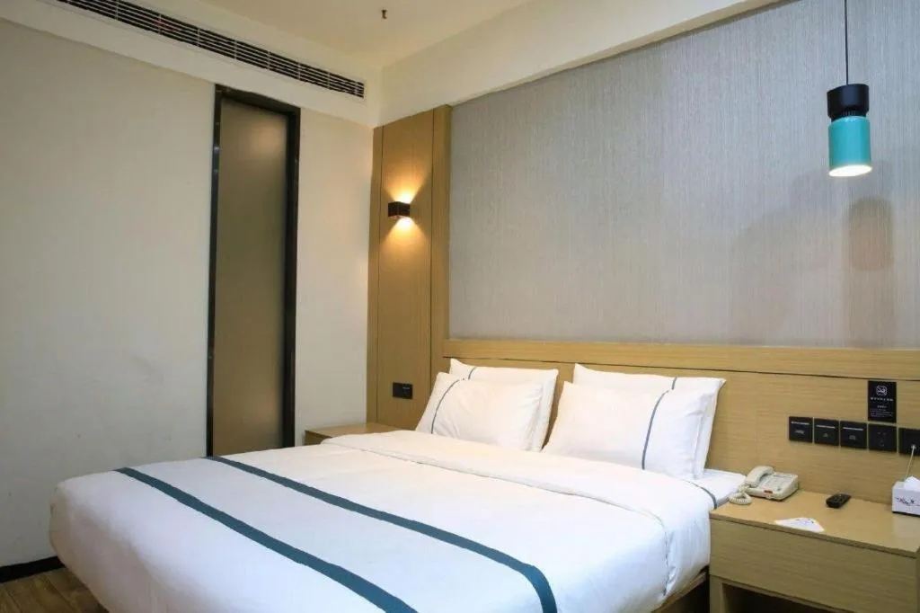 Bed in City Comfort Inn Suizhou Railway Station