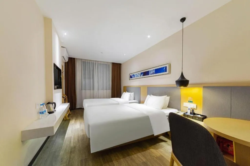 Bed in City Comfort Inn Wuhan International Square Union Medical College Hospital