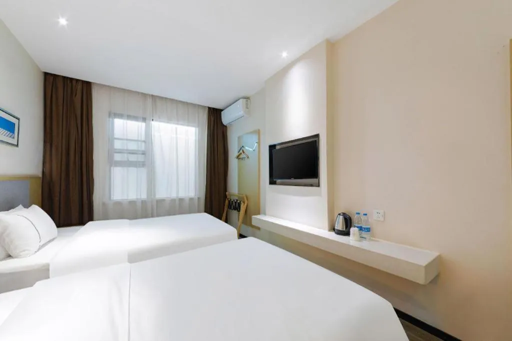 Bed in City Comfort Inn Wuhan International Square Union Medical College Hospital