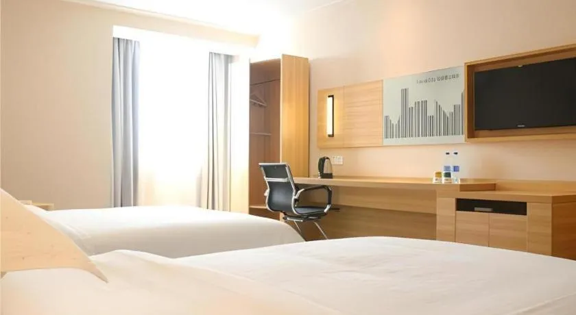 Bed in City Comfort Inn Jingmen Jingshan Passenger Station