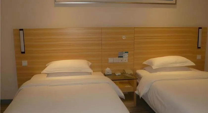 Bed in City Comfort Inn Jingmen Jingshan Passenger Station