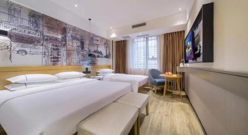 Bed in City Comfort Inn Chongqing Jiangbei International Airport