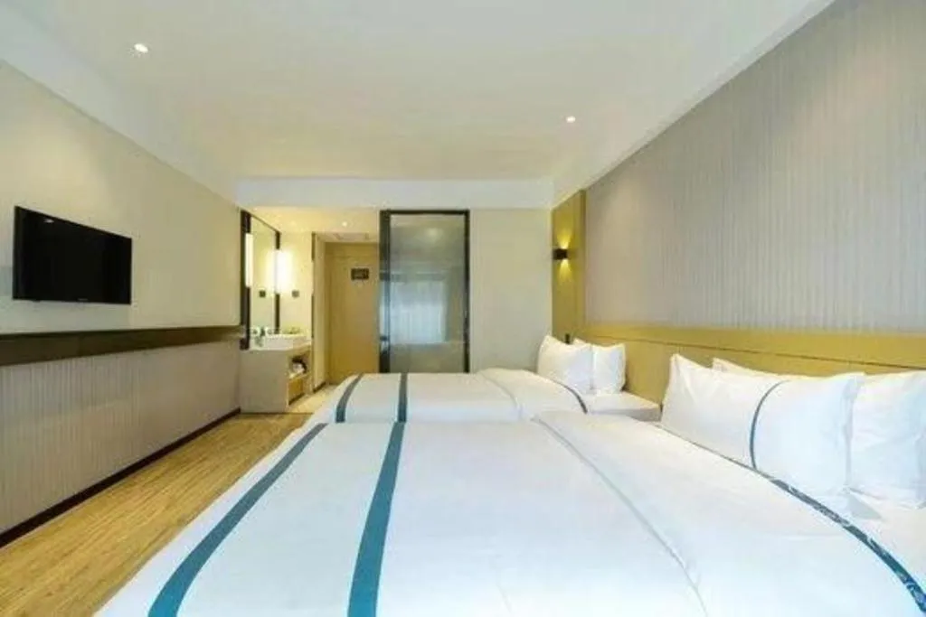 Bed in City Comfort Inn Chongqing Jiangbei International Airport