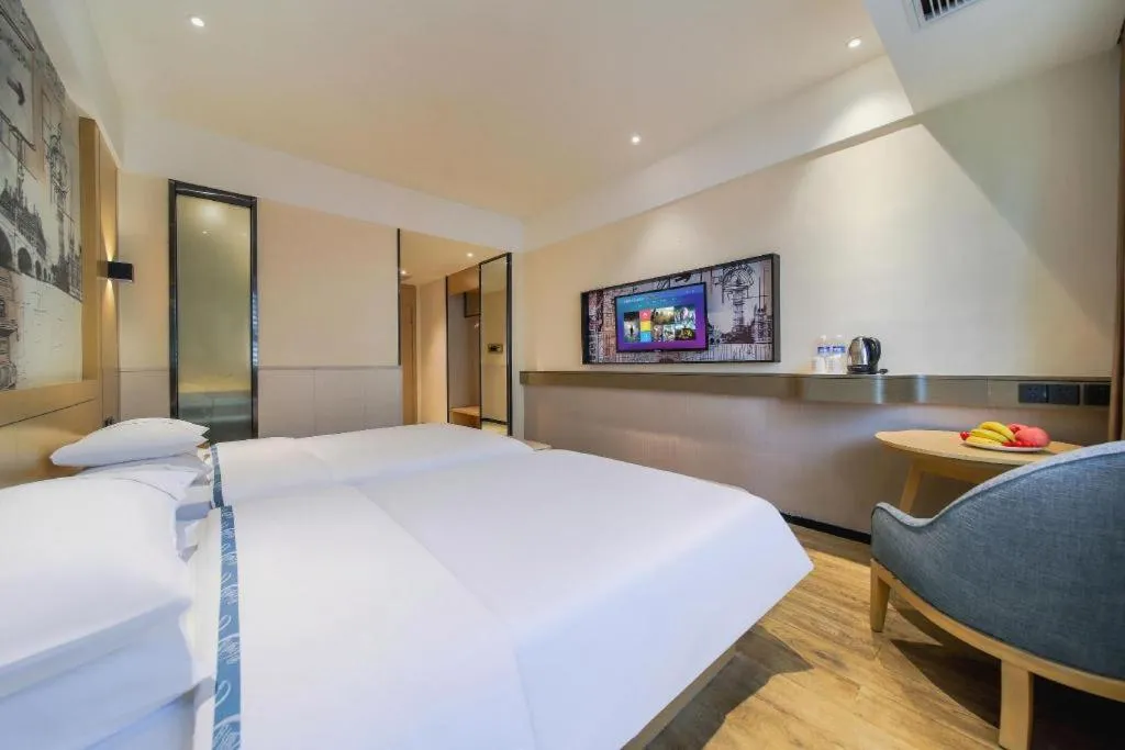 Bed in City Comfort Inn Chongqing Jiangbei International Airport