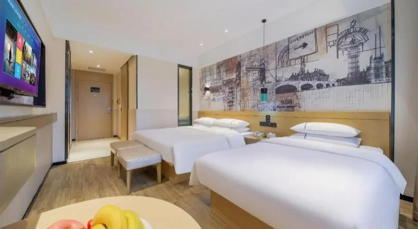 Bed in City Comfort Inn Chongqing Jiangbei International Airport