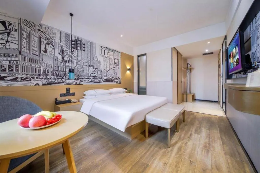 Bed in City Comfort Inn Chongqing Jiangbei International Airport