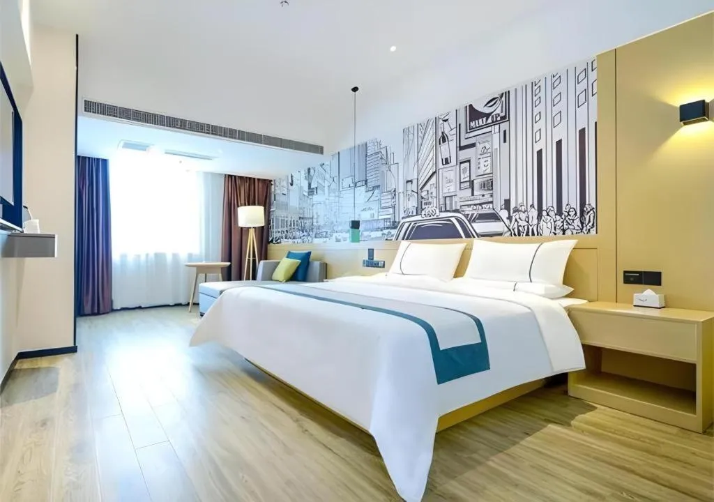 Bed in City Comfort Inn Chongqing Jiangbei International Airport