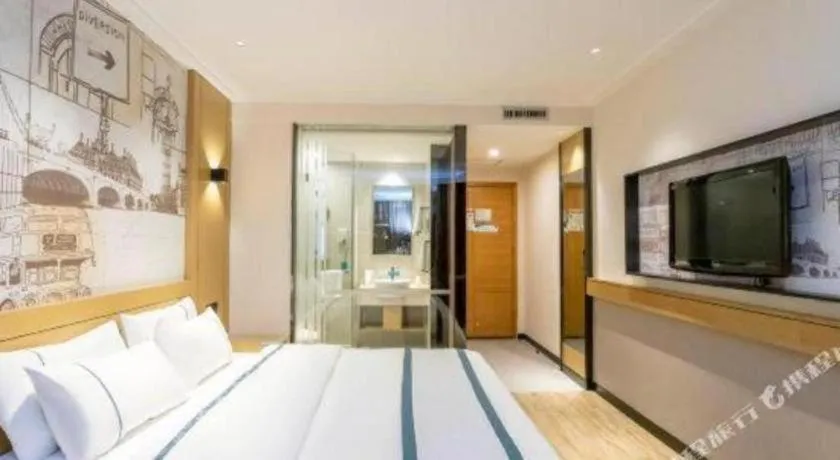 Bed in City Comfort Inn Yulin Youth Square 1st People's Hospital