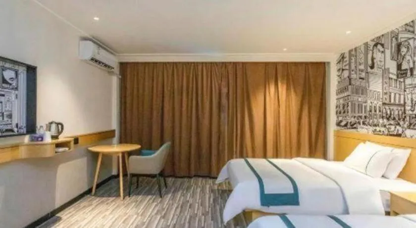 Bed in City Comfort Inn Yulin Youth Square 1st People's Hospital