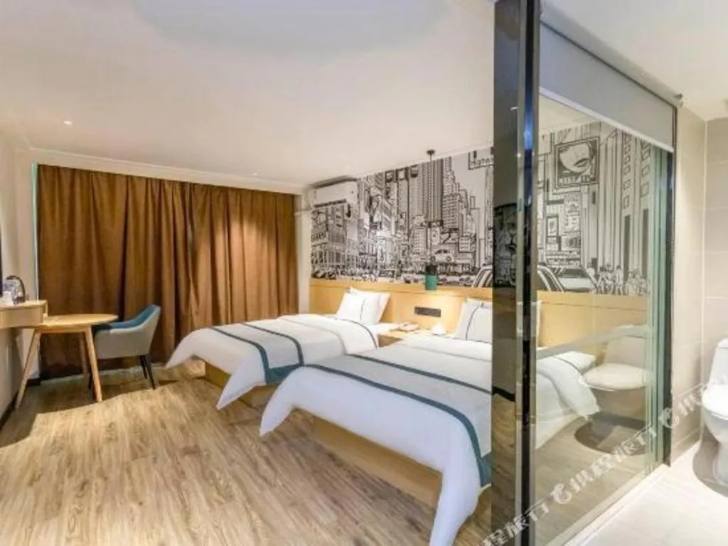 Bed in City Comfort Inn Yulin Youth Square 1st People's Hospital