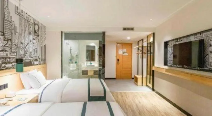 Bed in City Comfort Inn Yulin Youth Square 1st People's Hospital