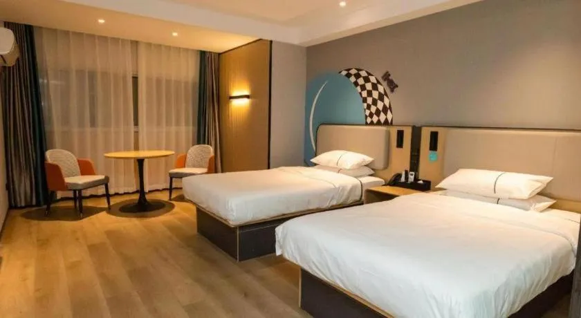 Bed in City Comfort Inn Wuhan Dream Times Baotong Temple Metro Station