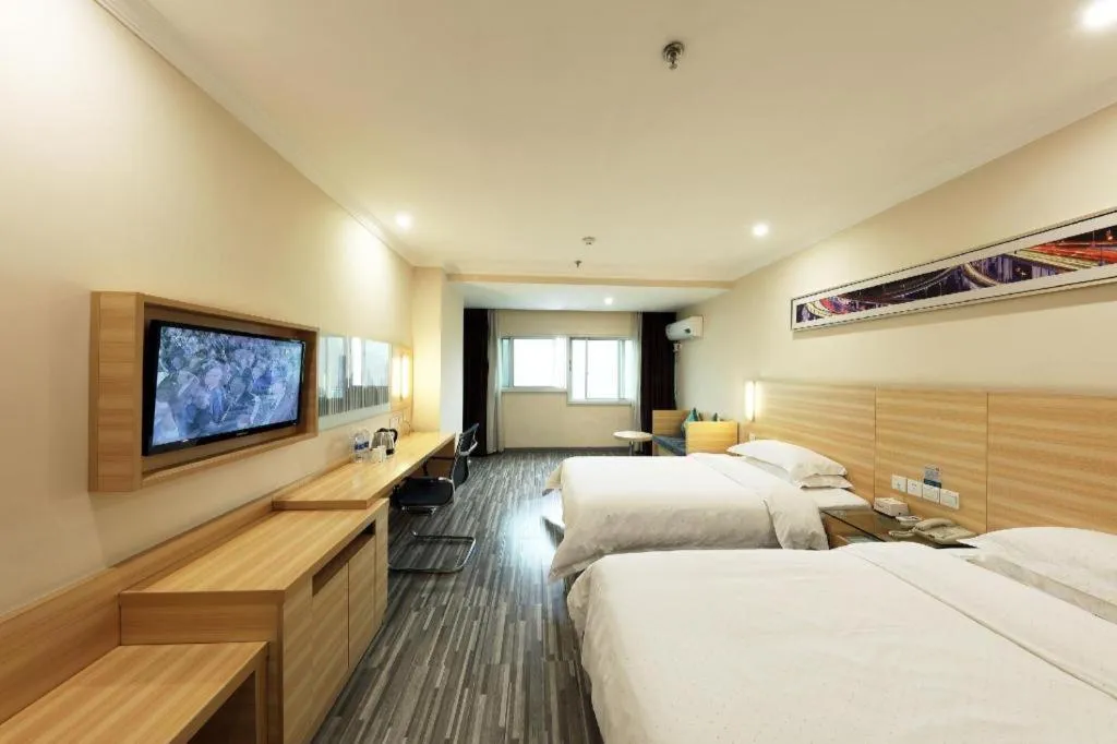 Bed in City Comfort Inn Wuhan Dream Times Baotong Temple Metro Station