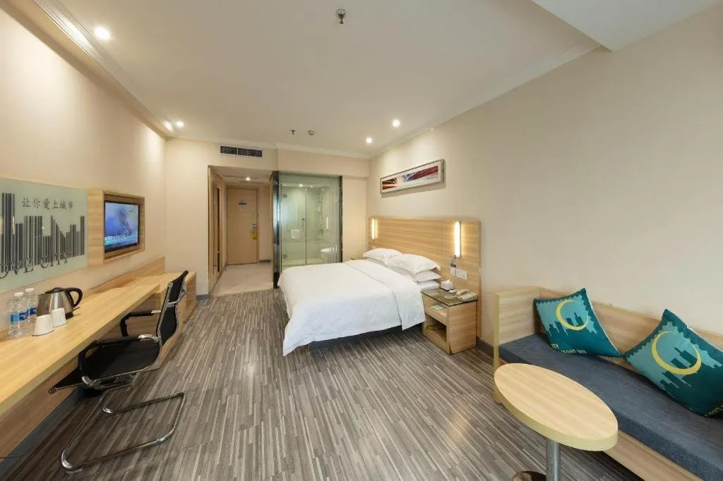 Bed in City Comfort Inn Wuhan Dream Times Baotong Temple Metro Station