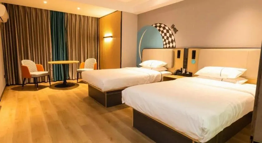 Bed in City Comfort Inn Wuhan Dream Times Baotong Temple Metro Station