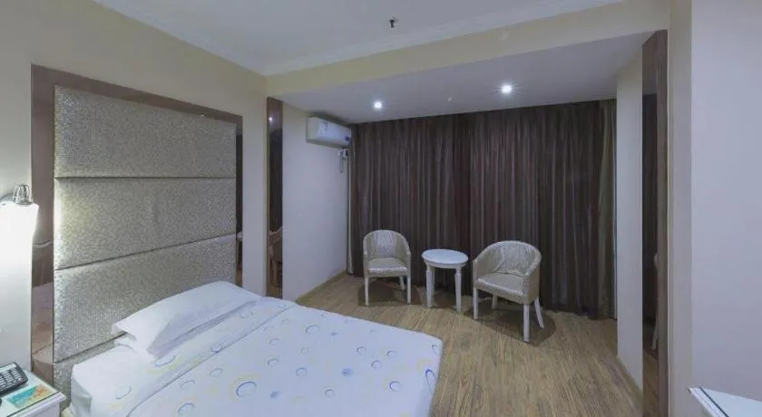 Bed in City Comfort Inn Wuhan Dream Times Baotong Temple Metro Station