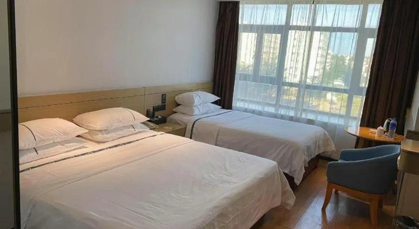 Bed in City Comfort Inn Zhanjiang Middle Haibin Avenue Wanda Plaza