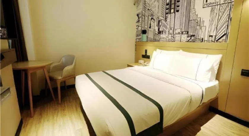 Bed in City Comfort Inn Liuzhou Gubu Street Ma'anshan Park