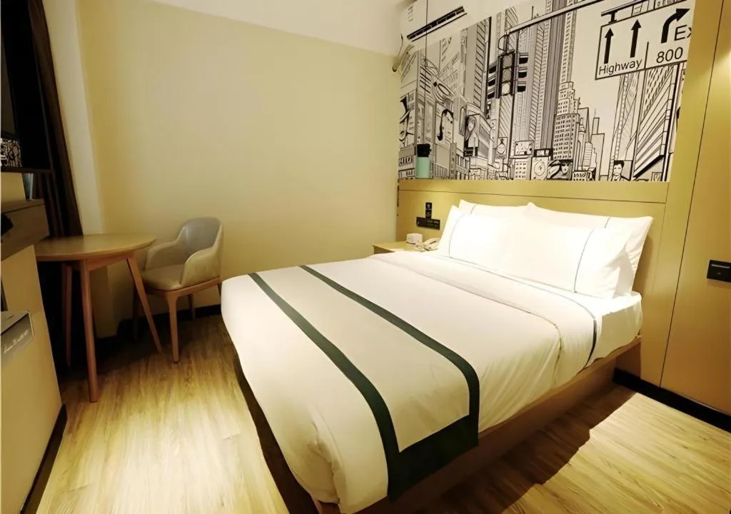 Bed in City Comfort Inn Liuzhou Gubu Street Ma'anshan Park