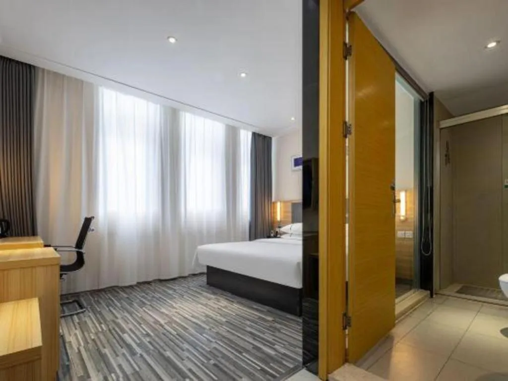 Bed in City Comfort Inn Hefei Binhu Wanda Plaza