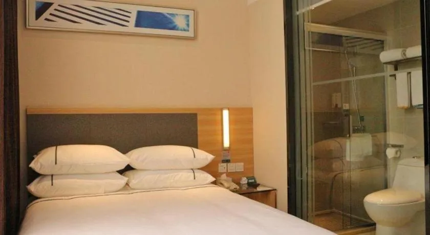 Bed in City Comfort Inn Hefei Binhu Wanda Plaza
