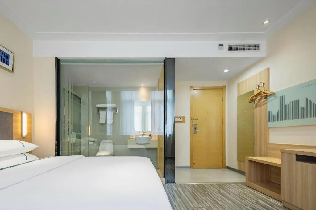 Bed in City Comfort Inn Hefei Binhu Wanda Plaza