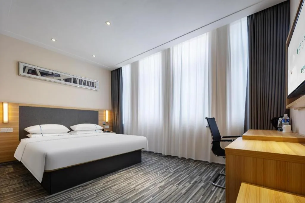 Bed in City Comfort Inn Hefei Binhu Wanda Plaza