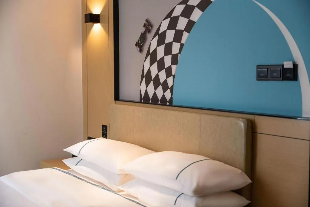 Bed in City Comfort Inn Changsha Yuelu Mountain Orange Island Head