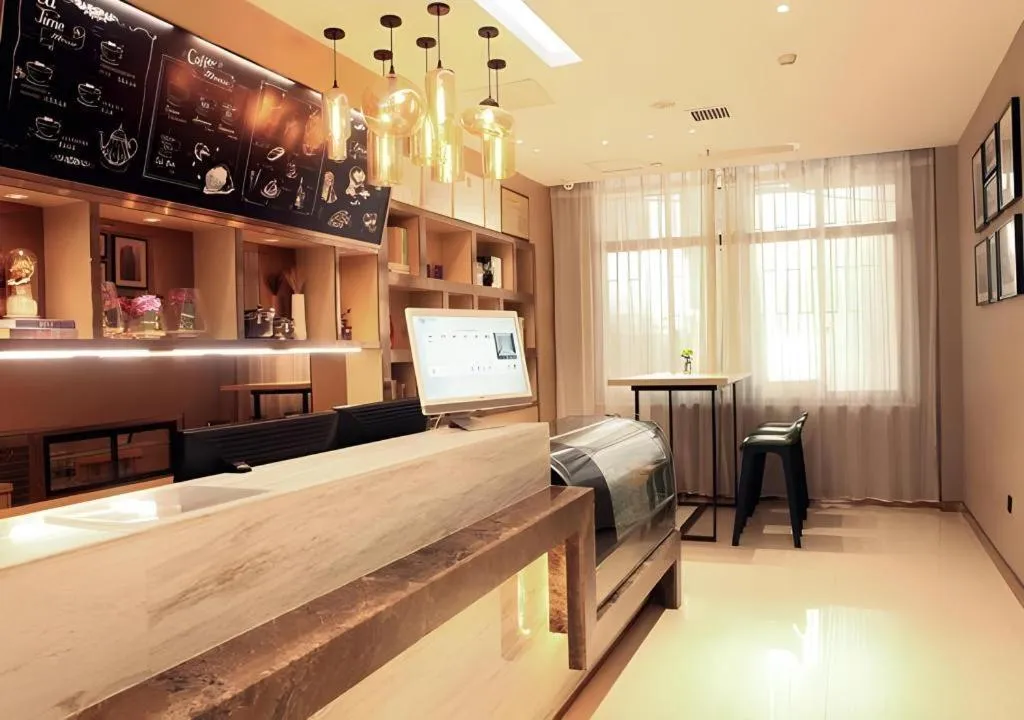 Bed in City Comfort Inn Changsha Yuelu Mountain Orange Island Head