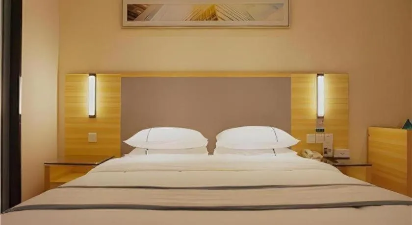 Bed in City Comfort Inn Zhanjiang South Zhenchuan Avenue
