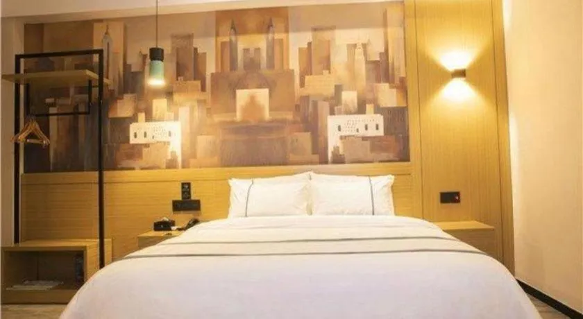 Bed in City Comfort Inn Maoming Xinyi Donghuicheng