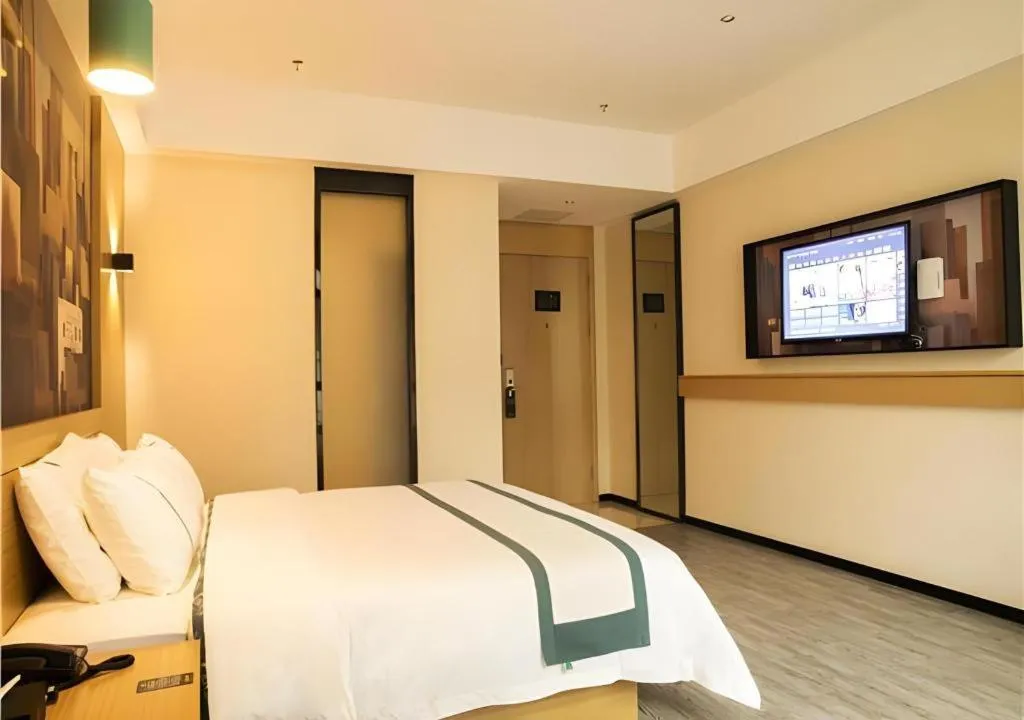 Bed in City Comfort Inn Maoming Xinyi Donghuicheng