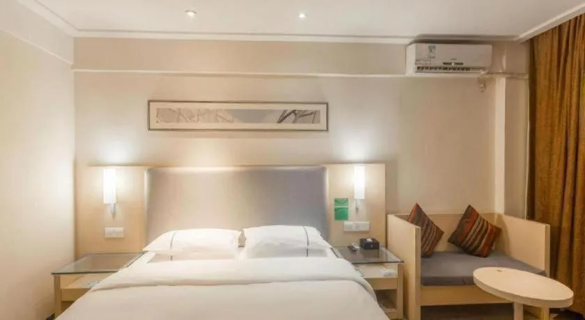 Bed in City Comfort Inn Nanning Jianzheng Road Food Street