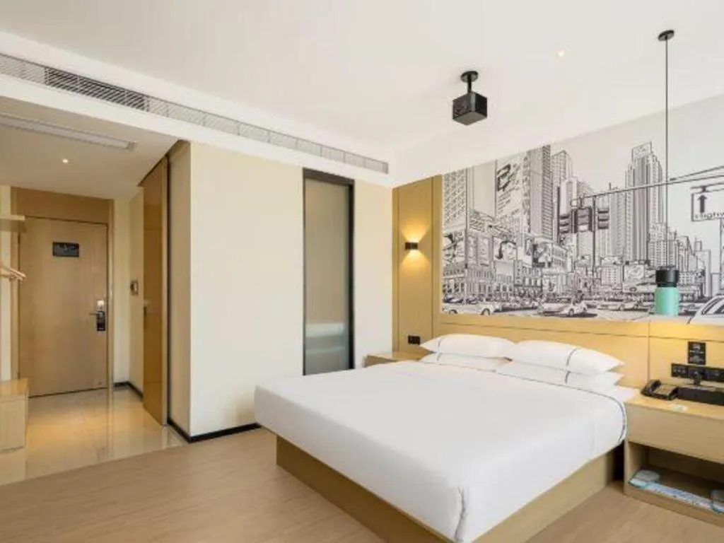 Bed in City Comfort Inn Dongguan Gaobu Avenue