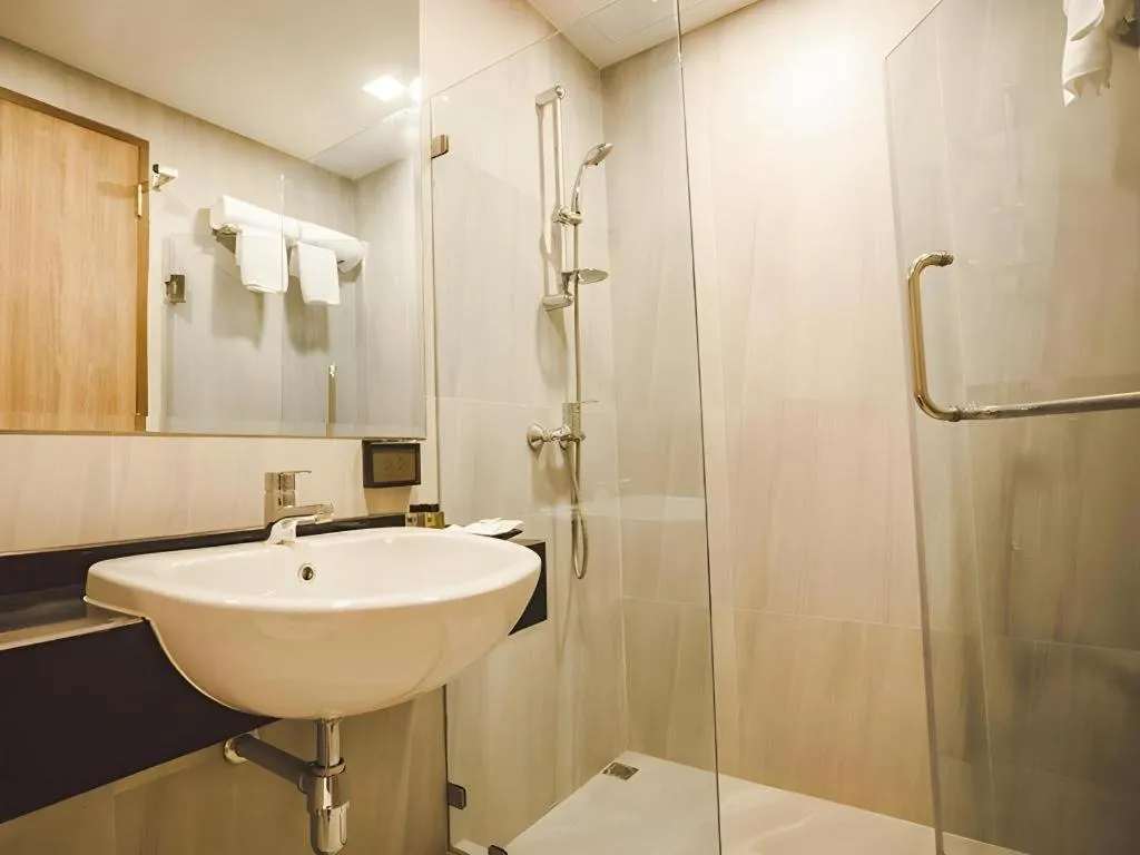 B2 Amata Nakorn Premier Hotel