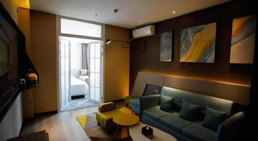 IU Hotels· Xincheng Haibing University Store