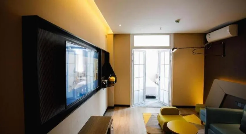 IU Hotels· Xincheng Haibing University Store