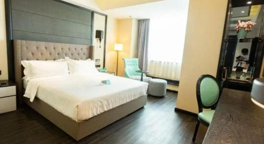 Bed in Xana Hotelle· Wulumuqi High Speed Railway Station Baonengcheng