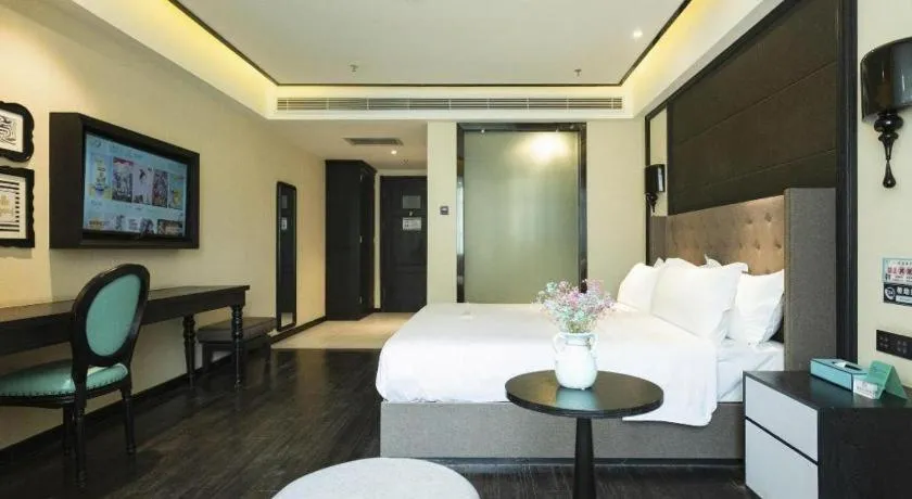 Bed in Xana Hotelle· Wulumuqi High Speed Railway Station Baonengcheng