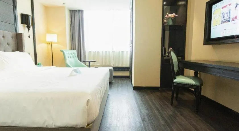 Bed in Xana Hotelle· Wulumuqi High Speed Railway Station Baonengcheng