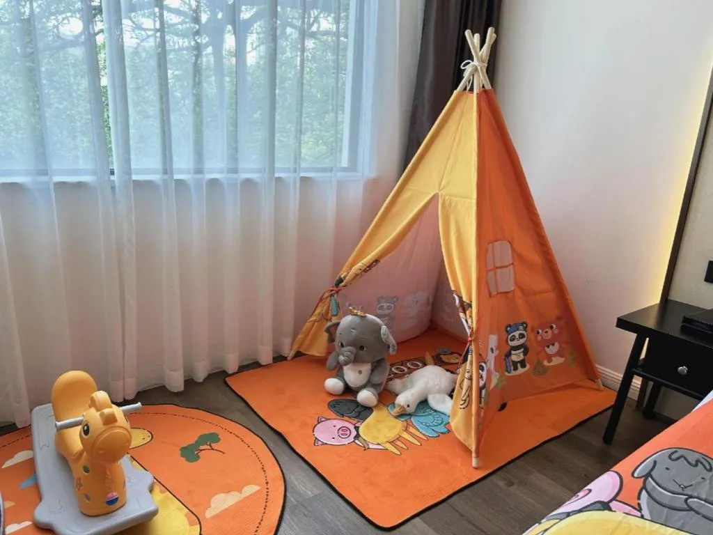 Jinjiang Metropolo Haikou East High Speed Railway Station Normal University