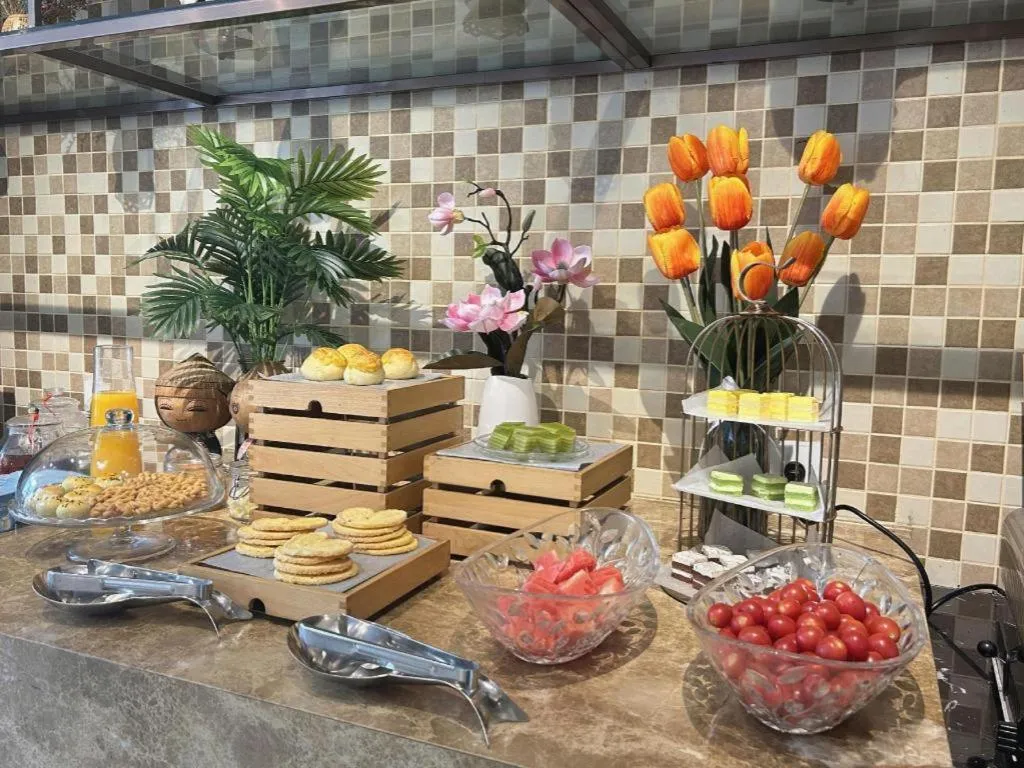 Jinjiang Metropolo Haikou East High Speed Railway Station Normal University