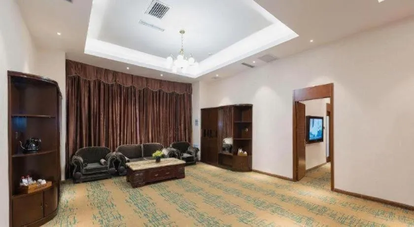 James Joyce Coffetel· Tianjin Olympic Center Lingbin Road Metro Station