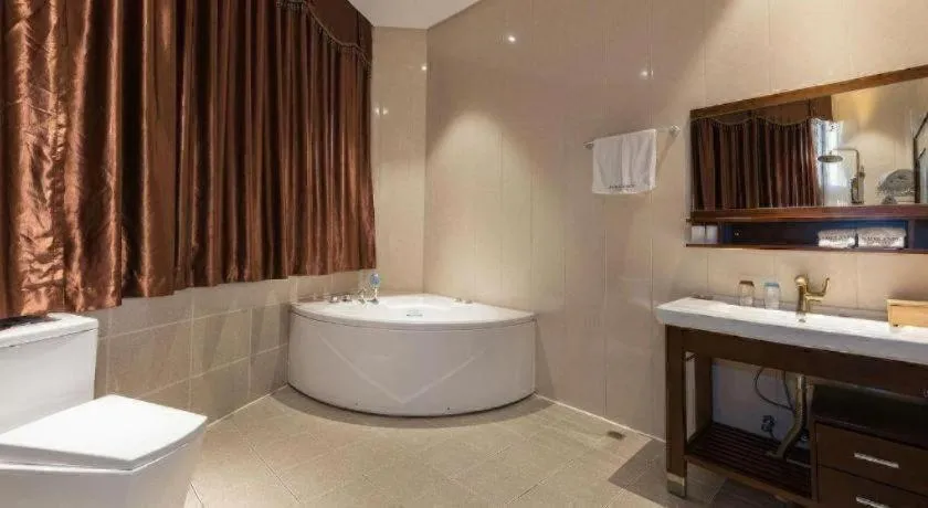 James Joyce Coffetel· Tianjin Olympic Center Lingbin Road Metro Station