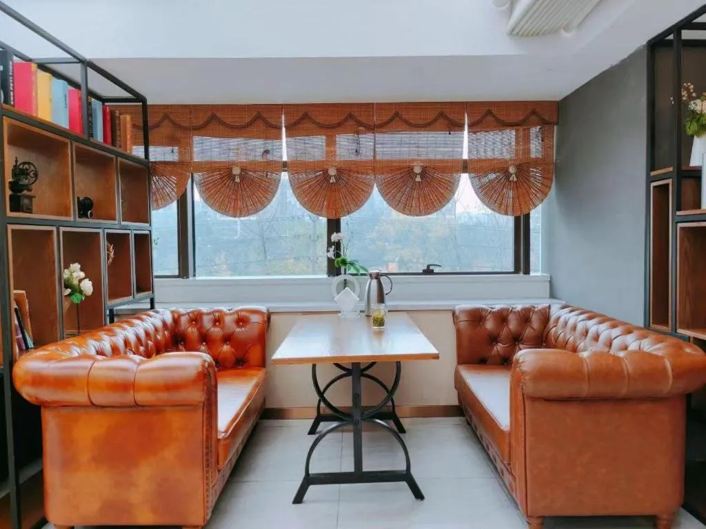 James Joyce Coffetel· Chengdu Shuangliu Airport Haibing City Wanda