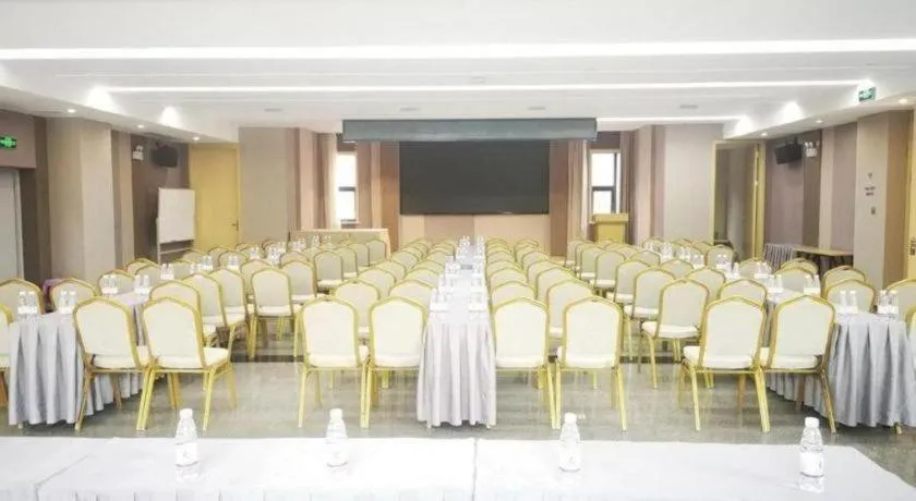 Lavande Hotels· Jingzhou Jianli