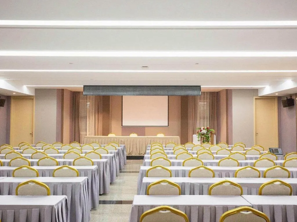 Lavande Hotels· Jingzhou Jianli