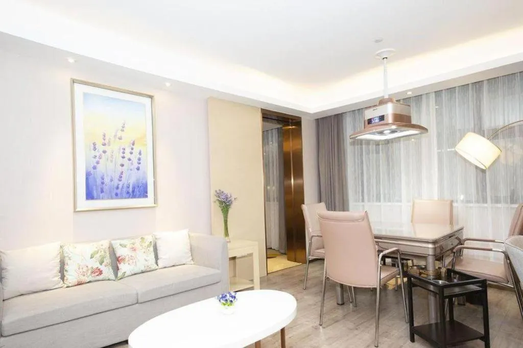 Lavande Hotels· Jingzhou Jianli