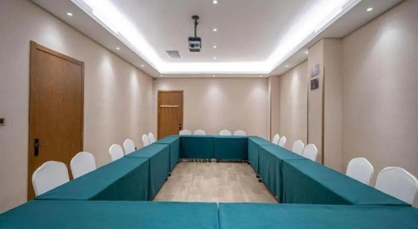 James Joyce Coffetel Shijiazhuang the Mixc Jinyuan Tower Airport Bus